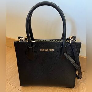 Michael Kors Mercer Medium Crossbody Bag